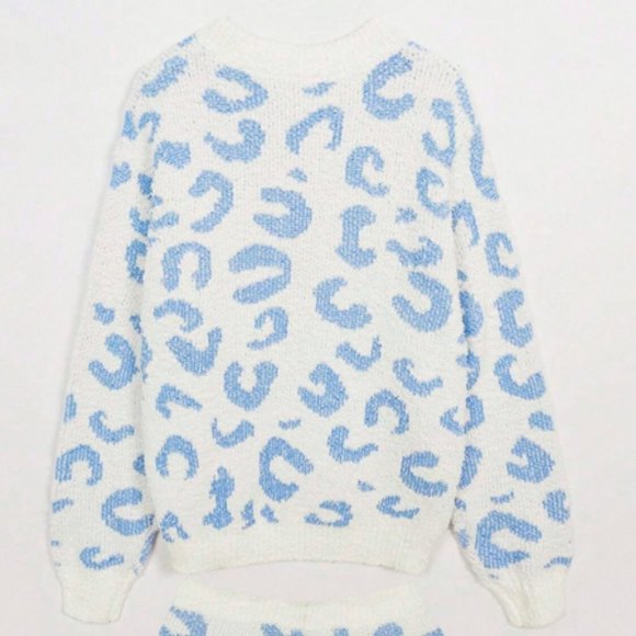 Leopard Print Loungewear sweater & shorts set - Picture 2 of 5